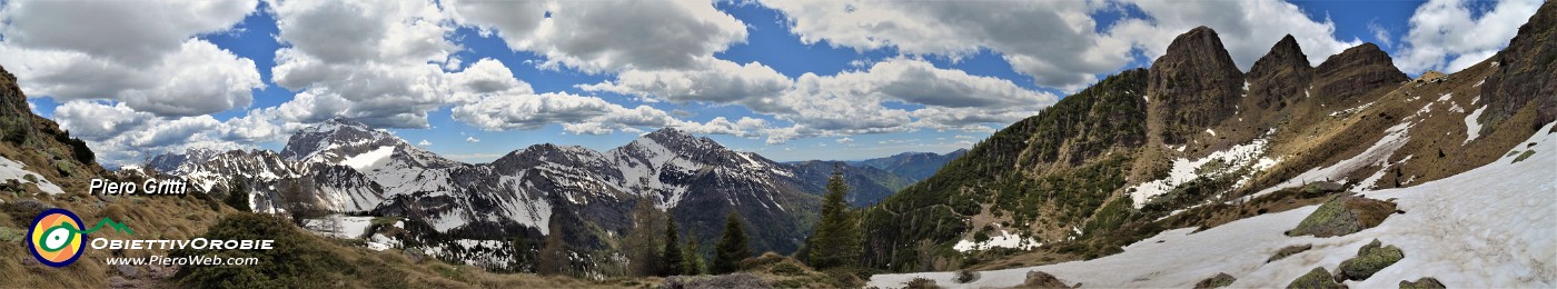 32 Salendo dal Monte Campo ai Tre Pizzi sul sent. 217.jpg